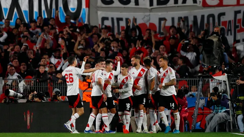 River vence o Colo-Colo, vai à semifinal da Libertadores e aguarda Flu ou Atlético