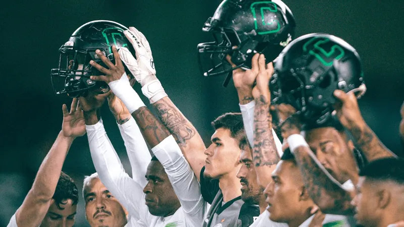 Coritiba homenageia vítimas de acidente de ônibus antes de jogo da Série B