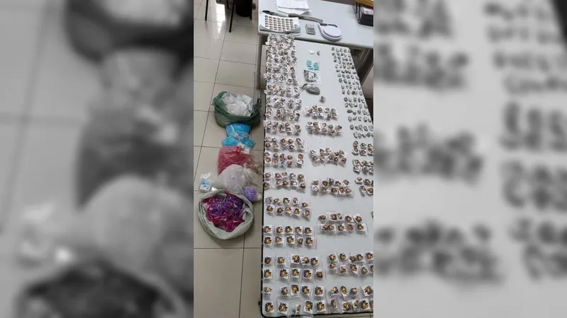 Mais de 400 porções de drogas são apreendidas em Sorocaba