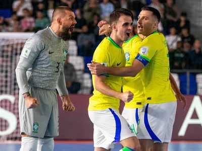 Brasil supera Marrocos e segue para semi da Copa do Mundo de futsal