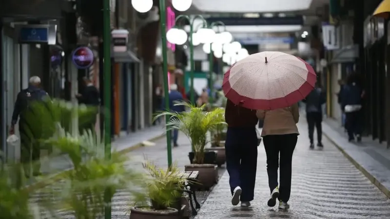 Chuva será moderada em SP, mas forte em MG e RJ, diz novo alerta da Defesa Civil