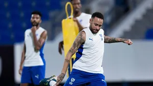 Neymar volta aos treinos com Al Hilal após quase um ano sem jogar