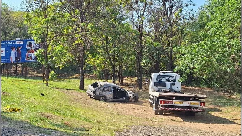 Capotamento de carro deixa um morto e dois feridos em Campinas