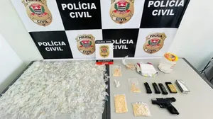 Mulher é presa com arma e 1.041 pedras de crack em Bauru