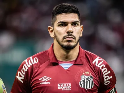 Goleiro do Santos era alvo de bandidos que invadiram prédio de luxo no litoral de São Paulo