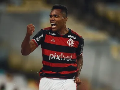 Flamengo perde chances de gol, mas abre vantagem contra o Corinthians na Copa do Brasil