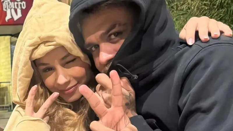 Flavia Saraiva nega romance com MC Cabelinho após flagra na praia