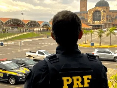 Polícia Rodoviária Federal faz exposição sobre segurança no trânsito em Aparecida