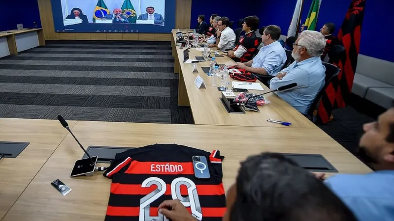 Lula participa de assinatura da posse do terreno do Gasometro para futuro estádio do Flamengo