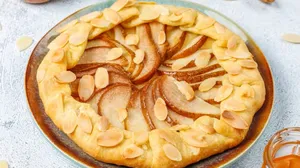 Galette francesa: torta doce com banana é perfeita para café da tarde