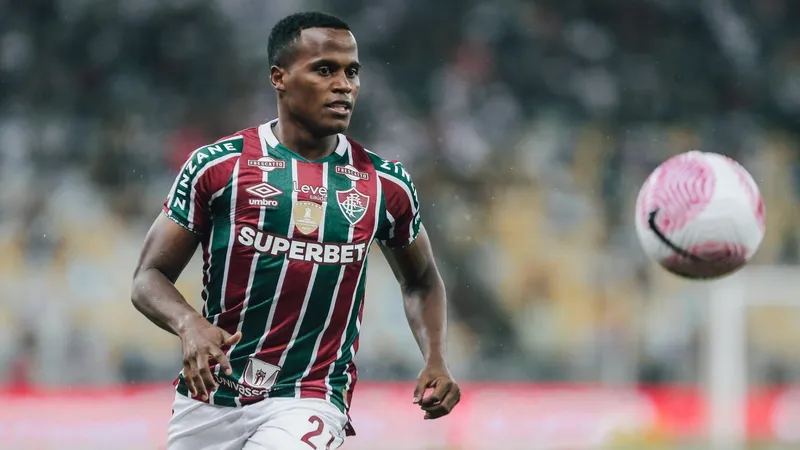 Fluminense vence o Cruzeiro no reencontro com Diniz e deixa o Z4 do Brasileirão