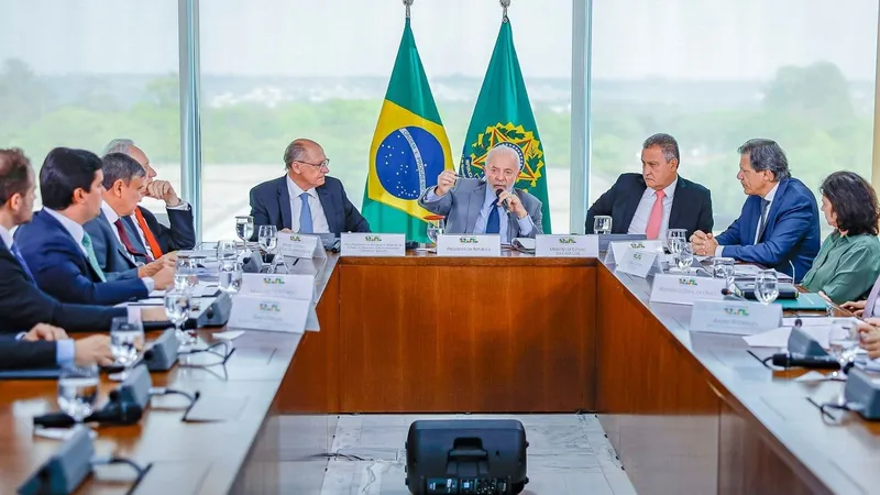 “Tem muita gente se endividando “, diz Lula em reunião com ministros sobre apostas