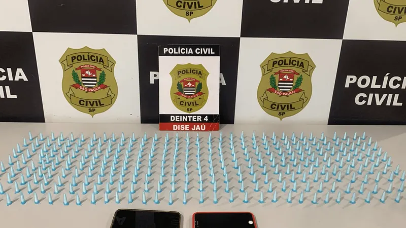 Polícia Civil prende homem com porções de crack, cocaína e dinheiro