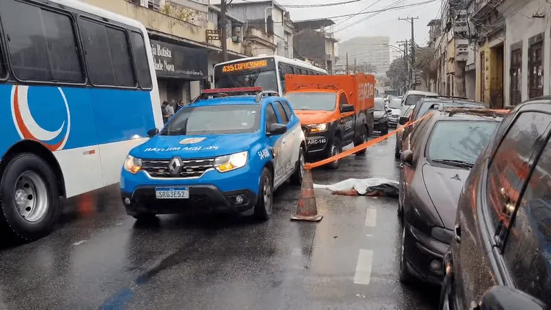 Assalto no Centro do Rio termina com um criminoso morto e dois policiais militares feridos