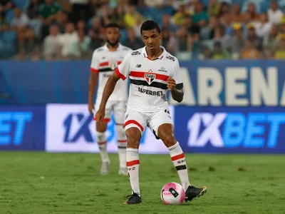 "É uma vergonha", diz Luiz Gustavo após derrota do São Paulo para o Cuiabá