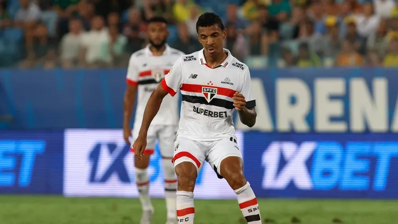 "É uma vergonha", diz Luiz Gustavo após derrota do São Paulo para o Cuiabá