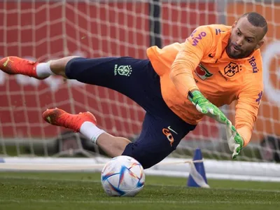 Dorival convoca Weverton para Eliminatórias da Copa após lesão de Alisson