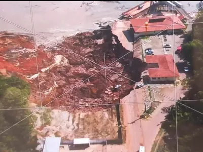 Bombeiros procuram por desaparecidos após deslizamento de terra no Porto de Manacapuru (AM)