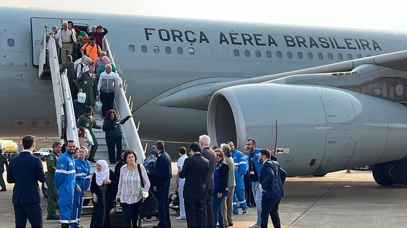 2º voo com repatriados do Líbano chega ao Brasil nesta terça-feira (08)