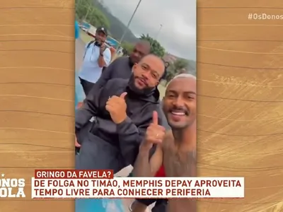 Depay aproveita folga no Corinthians para assistir a 'pelada'; Neto elogia: "Simplicidade"