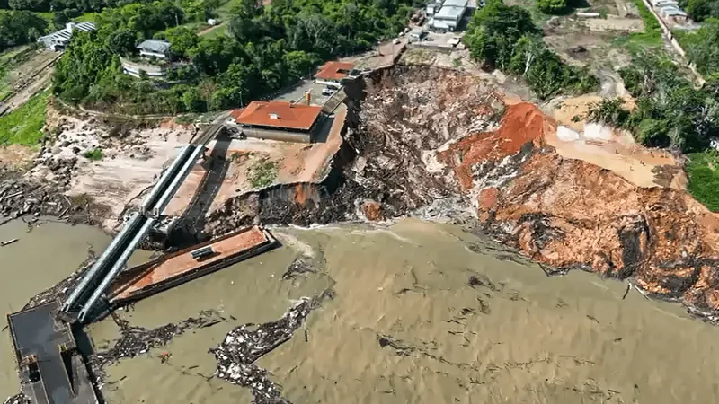 Corpo de criança é encontrado próximo a local de desabamento em porto no Amazonas