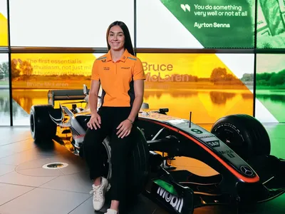 Ella Lloyd entra para programa de formação da McLaren e vai disputar a F1 Academy em 2025