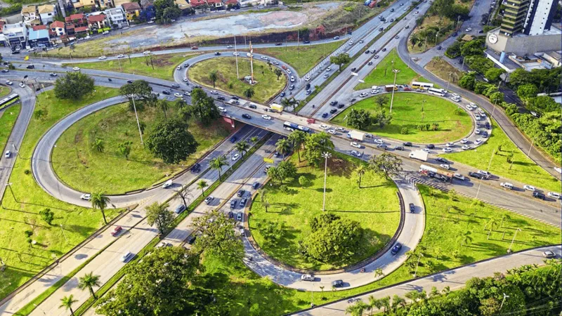 As obras de alargamento do viaduto sobre a BR-356 no Belvedere, começam em novembro