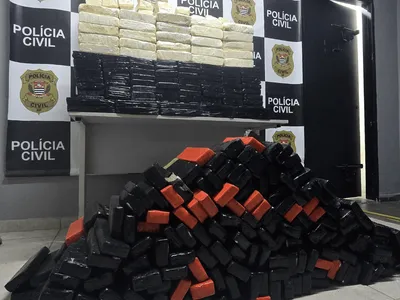 Polícia localiza mais de 651 kg de drogas dentro de caminhão em Campinas