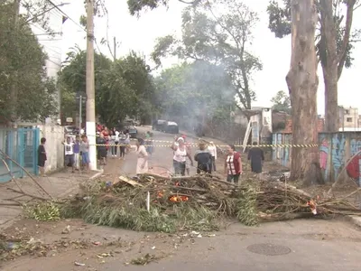 Moradores de SP protestam após quase 72 horas de apagão: ‘Isso tem que acabar’