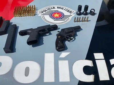 Homem é preso pela Polícia Militar na posse de duas armas de fogo em Aparecida