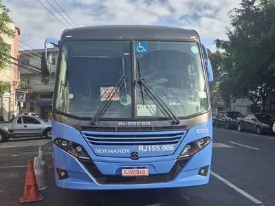 Terceiro ônibus é assaltado em 24 horas no Rio na manhã desta terça-feira (15)