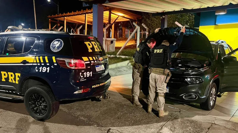 Homem de 29 anos é preso em flagrante com carro roubado, em Caçapava