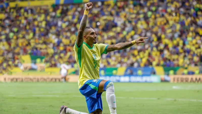 Raphinha celebra vitória por goleada da Seleção: "A gente precisava disso"