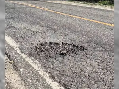 Motoristas relatam falta de conservação na Rodovia Amaral Peixoto, na Região Metropolitana