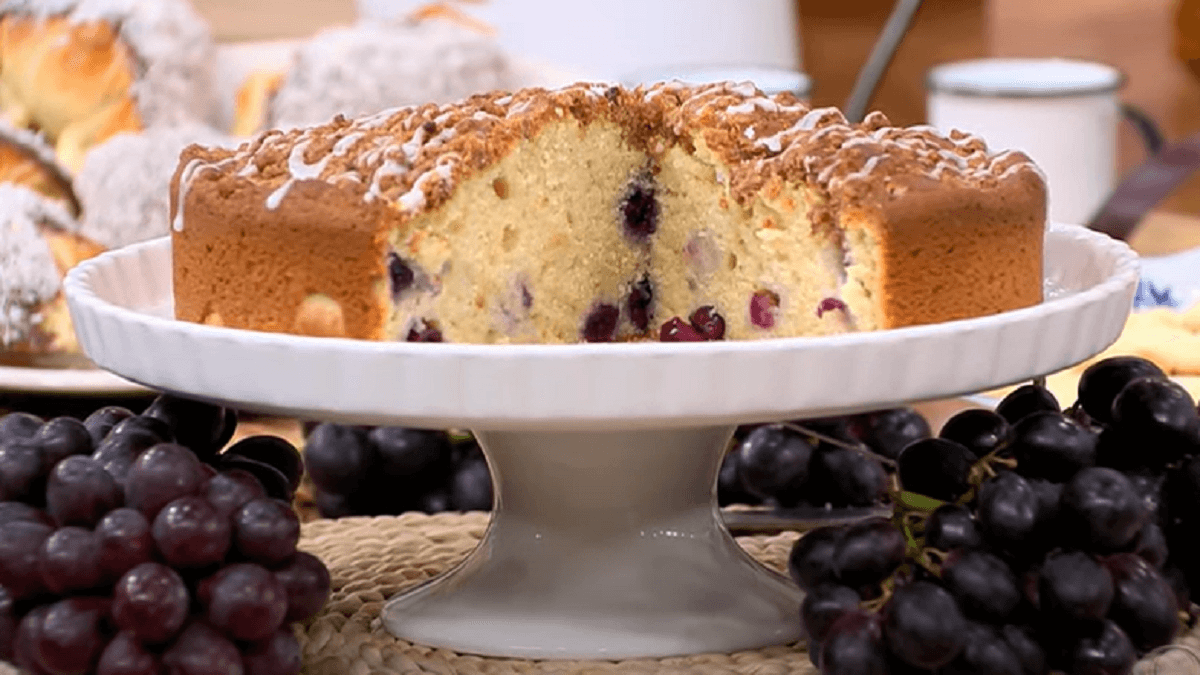 Cake de uva craquelado | Band Receitas