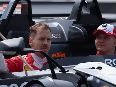 Mick Schumacher e Sebastian Vettel se juntam novamente para disputar Corrida dos Campeões