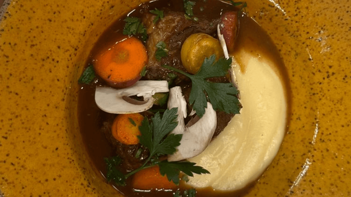 Boeuf bourguignon com chocolate amargo | Band Receitas