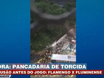 Torcedores de Flamengo e Fluminense se enfrentam antes de clássico; veja vídeo