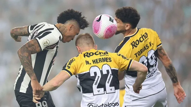 Botafogo tem gol anulado no último lance, empata com Criciúma e pode perder gordura no topo