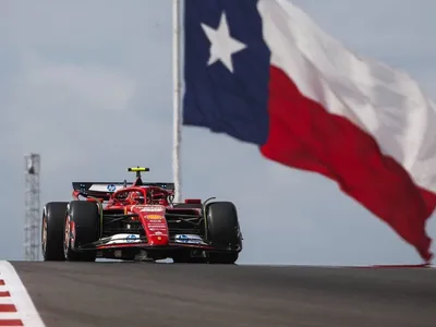 Carlos Sainz lidera dobradinha da Ferrari no treino livre do GP dos EUA