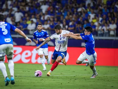 Cruzeiro sai na frente, mas empata com Bahia em casa