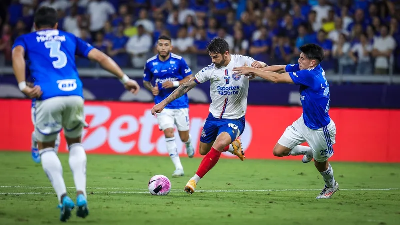 Cruzeiro sai na frente, mas empata com Bahia em casa