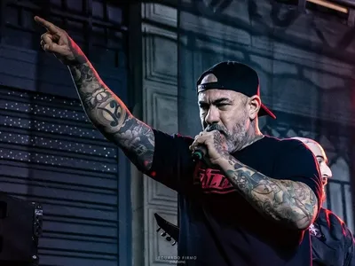 Você sabia que o chef Henrique Fogaça também é vocalista de uma banda hardcore?