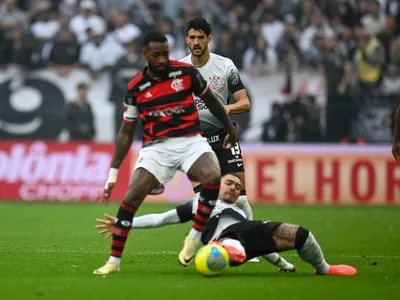 Com um a menos, Flamengo segura empate com Corinthians e vai à final da Copa do Brasil