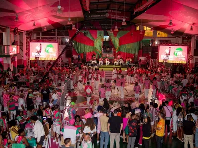 Mangueira escolhe samba-enredo para o Carnaval de 2025