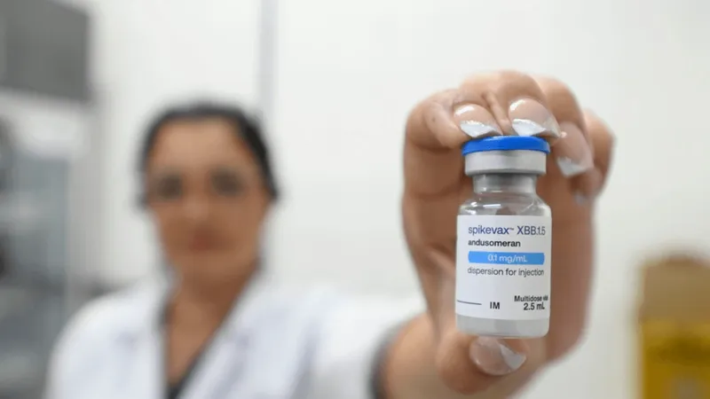 Campinas inicia distribuição de 5,9 mil doses da vacina Spikevax após 9 dias sem estoque