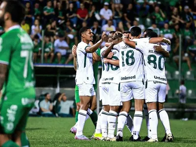 Goiás atropela Chapecoense fora de casa e ainda sonha com acesso; assista aos gols