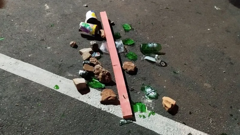 Confusão de torcedores da Ponte Preta termina com policiais e cavalos feridos após o dérbi