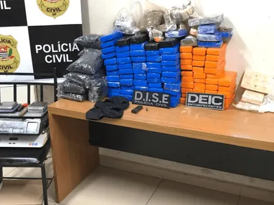 Polícia Civil apreende 51 tijolos de maconha e porções de cocaína em Araçatuba