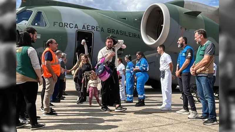 Sétimo voo da FAB com 82 repatriados do Líbano chega a São Paulo